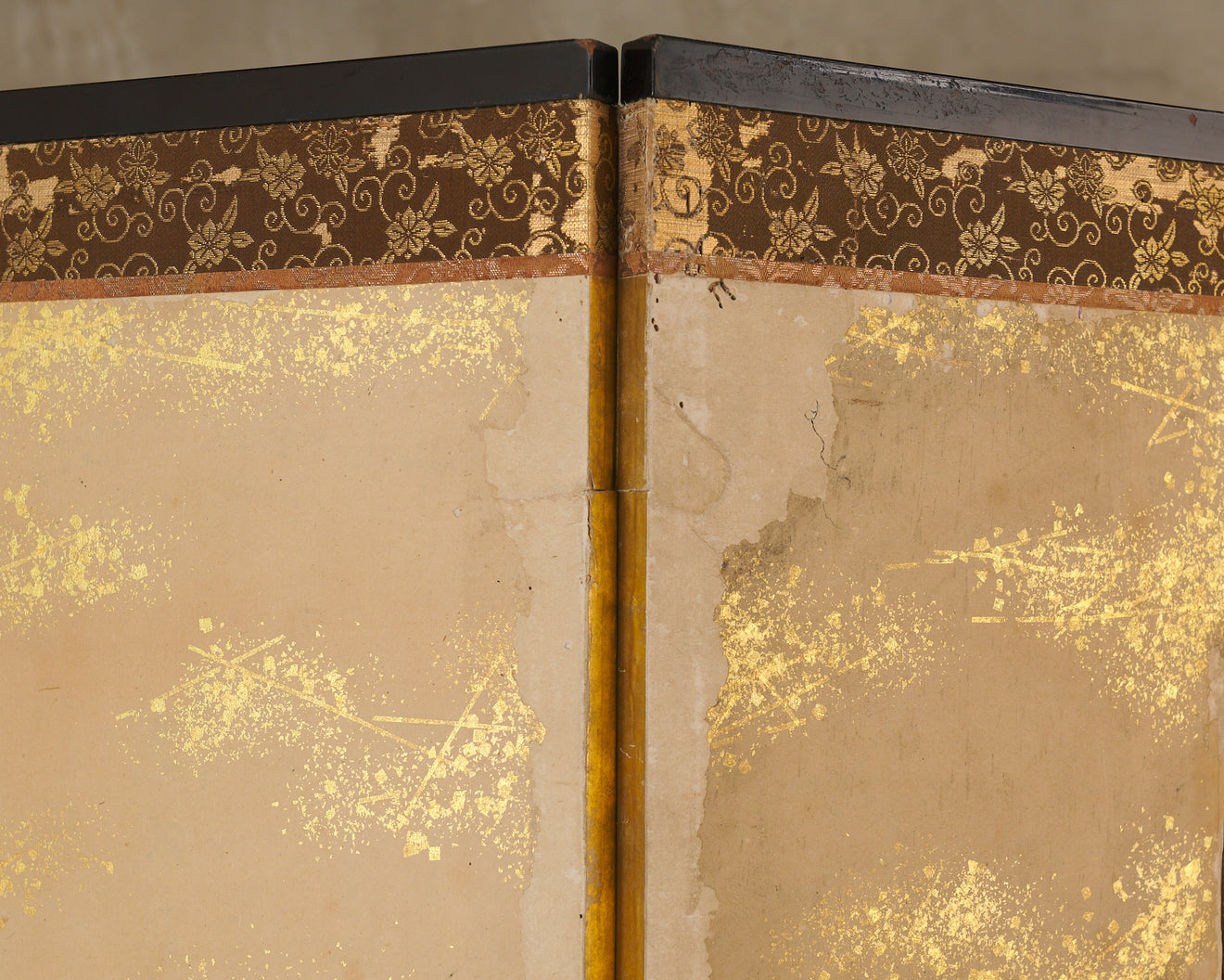 JAPANESE 2-PANEL GOLD LEAF FOLDING SCREEN WITH WINDOW
